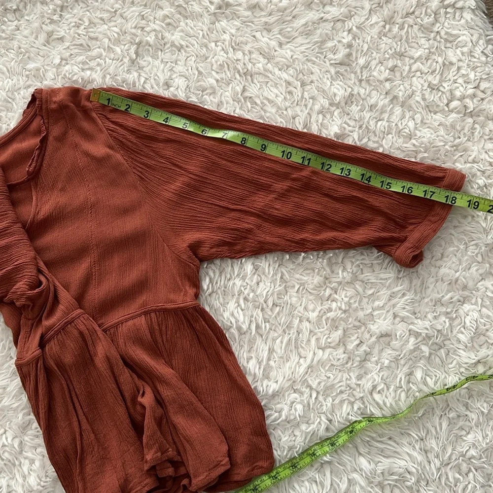 SO Mid-Sleeve Women's Rust Top Boho Flowy V-Neck Indie Size Small